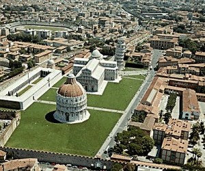 15Piazza-dei-Miracoli-Italy-300x300